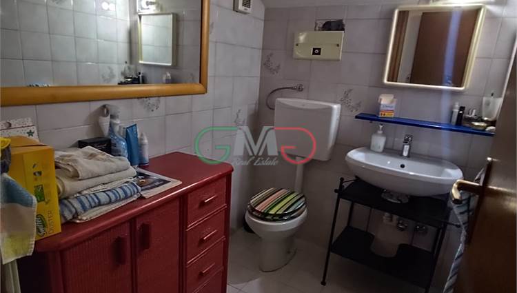 bagno di servizio al piano terra 