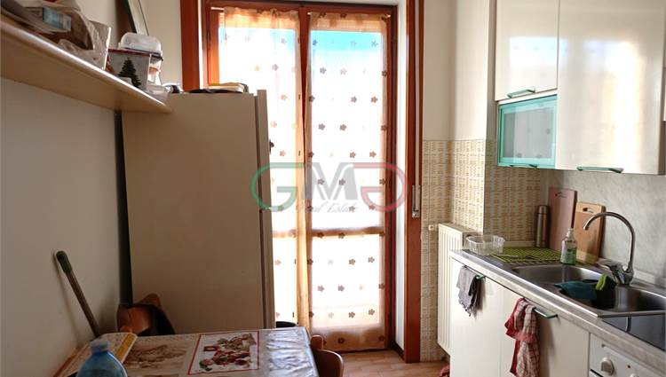 Cucina con balcone